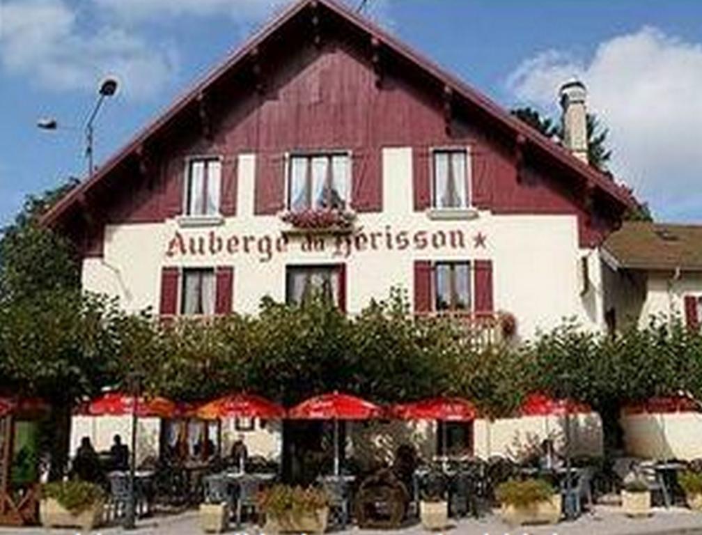 Auberge Du Herisson La Chaux-du-Dombief Exterior photo